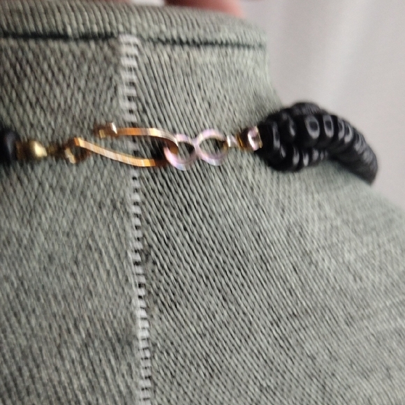 Lee Sands Vintage Lion Pendant Beaded Necklace - Black and Brown - Picture 5 of 5